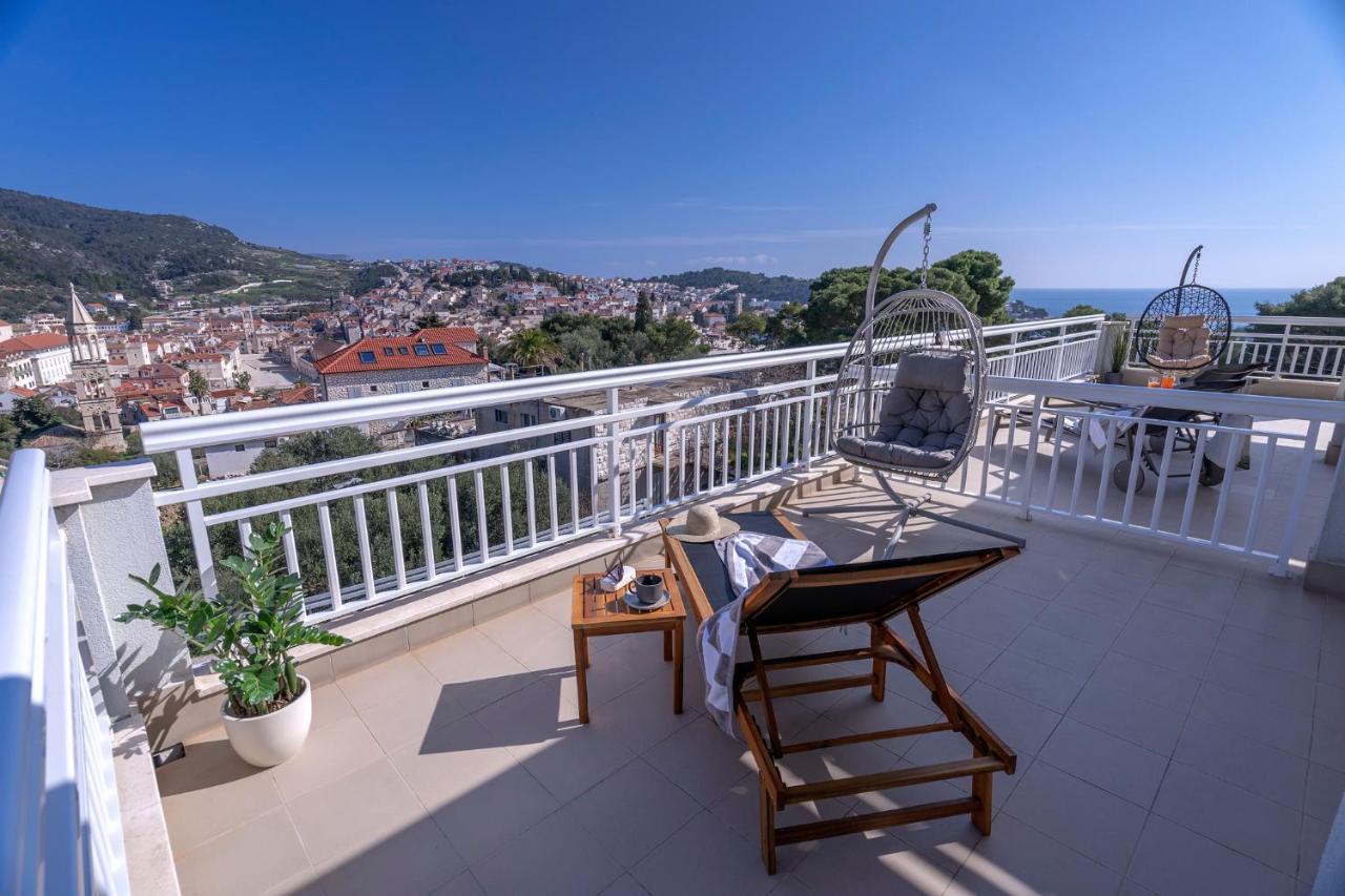 Longin - Zf Hvar * Hvar Town