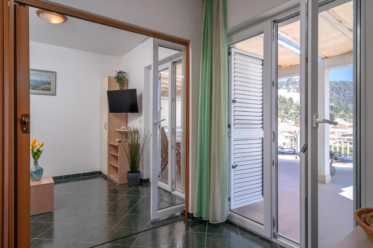 Longin - Zf Hvar Apartamento *